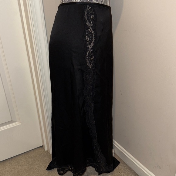 Reformation Stacia Satin Skirt size 2 NWT - Picture 7 of 8